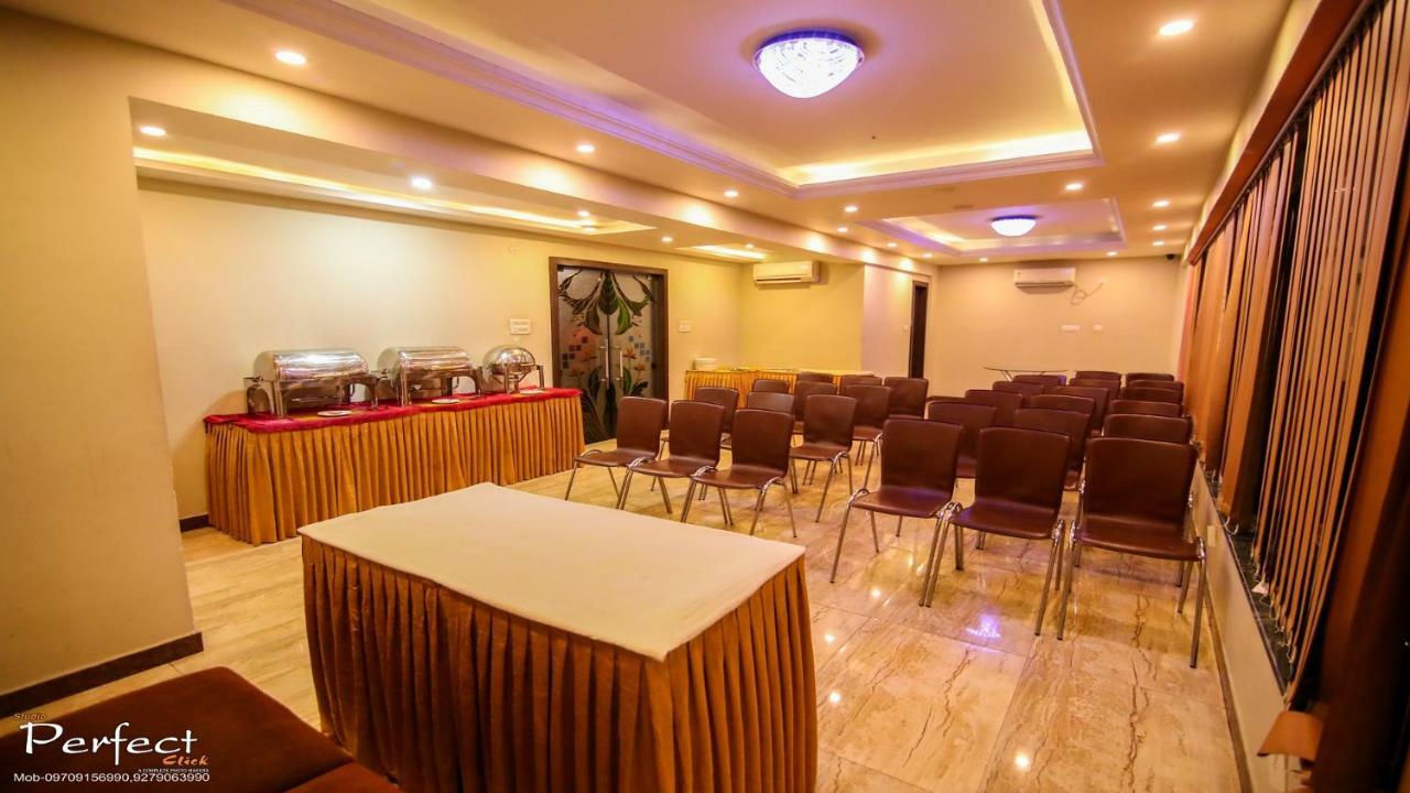The Mahal Inn Джамшедпур Екстериор снимка